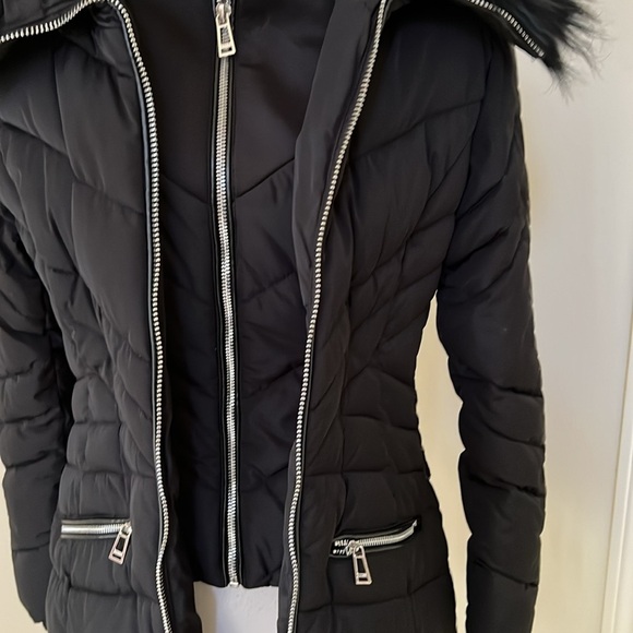 New! Guess small black double zippered puffer jacket. - Picture 4 of 13